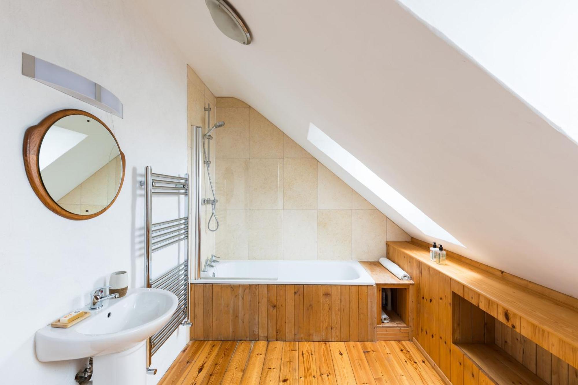 The Workshop- Eco Cottage By The Coastal Path Goodwick Exterior foto